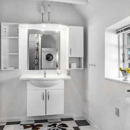 One-bedroom In Apartment