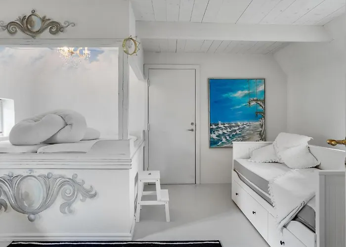 One-bedroom In Apartment *